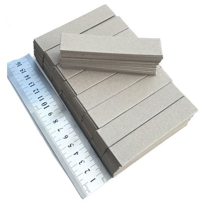 Hojas de cartón de papel gris para cubiertas de libros o fondos de muebles