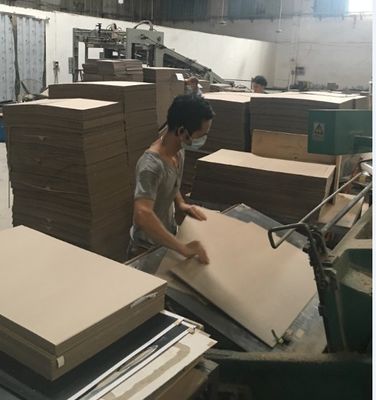 Solución de embalaje 2 mm de cartón de alquitrán gris con recubrimiento de PE hecho de cartón de papel gris reciclado