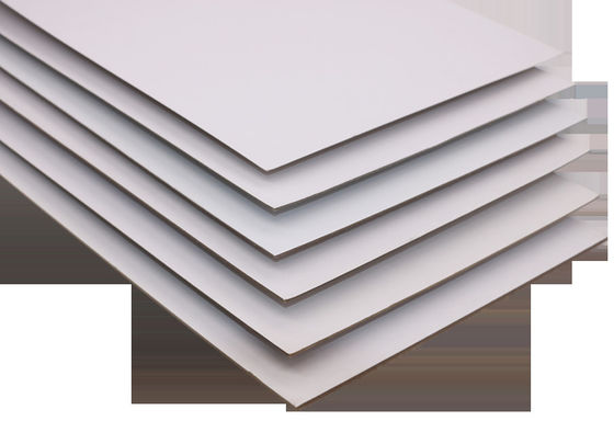 Papel rodante de cartón duplex de alta calidad.
