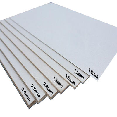 Papel de cartón dúplex resistente a la humedad Superficie lisa para embalaje e impresión