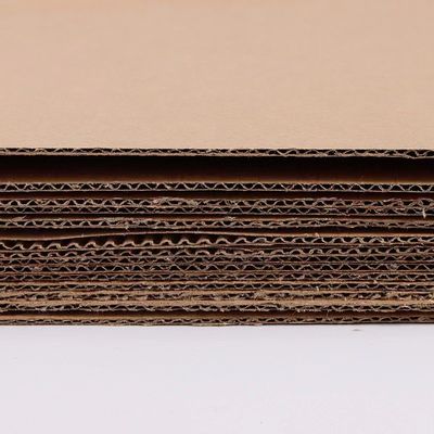 Rollo de cartón ondulado de 4 pulgadas de cara única de 18 pies - 1/4 pulgadas de flauta A para envoltura artesanal